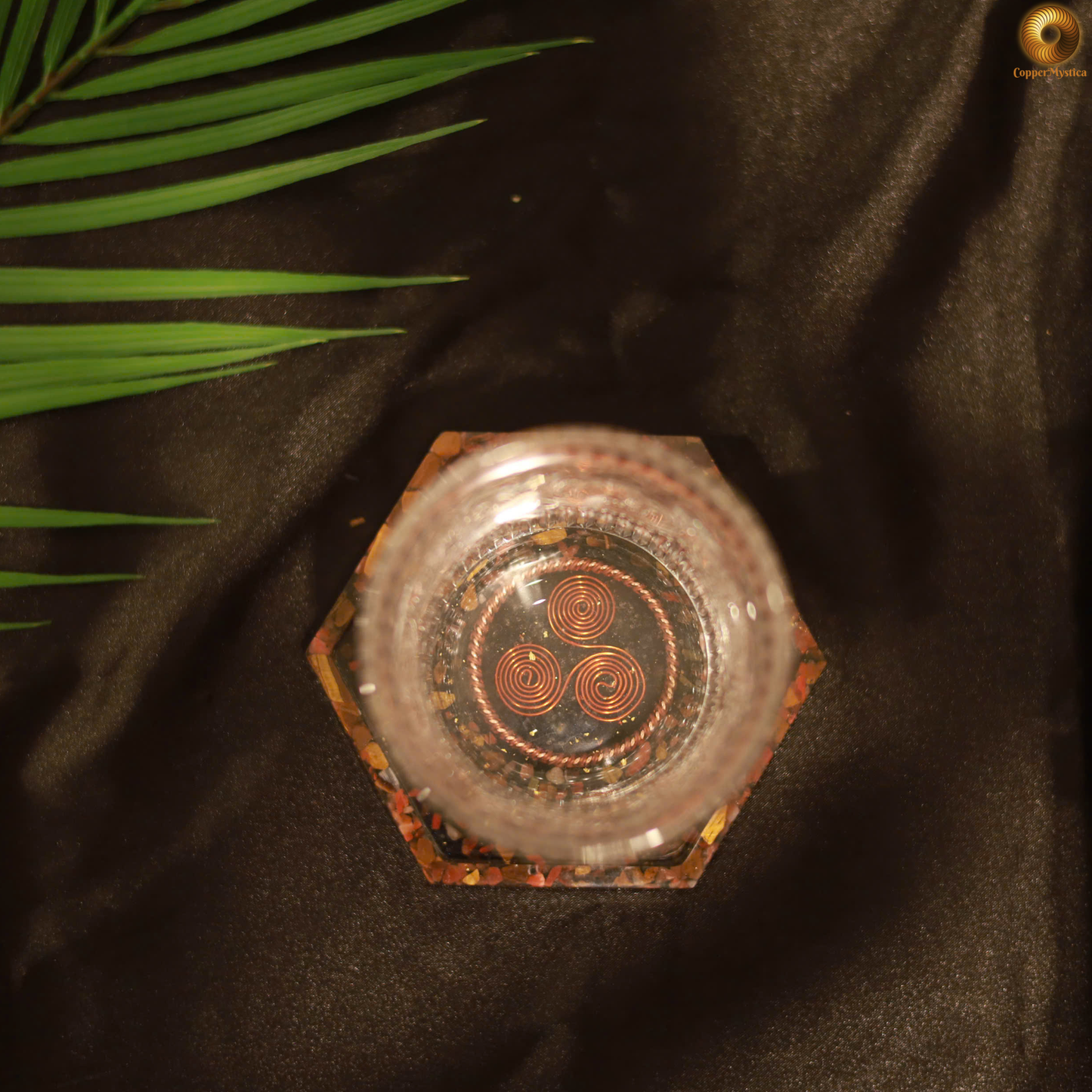 Tensor Water Charging Cup – Triskelion + 144MHz Tensor Ring with Earth-Element Crystals (14cm)