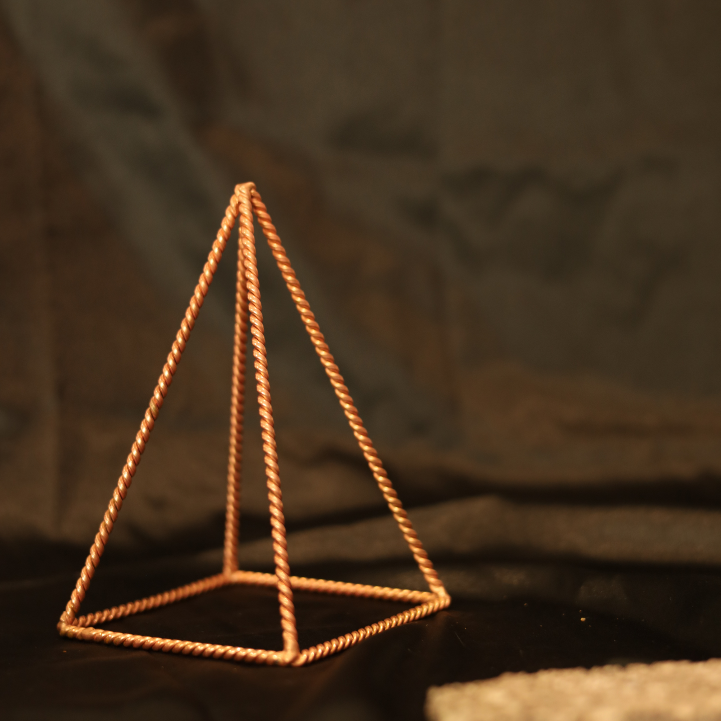 Tensor Copper Pyramid – 99% Pure Copper Energy Tool (10x6 cm) for Meditation