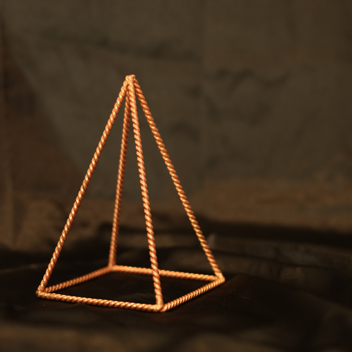 Tensor Copper Pyramid – 99% Pure Copper Energy Tool (10x6 cm) for Meditation